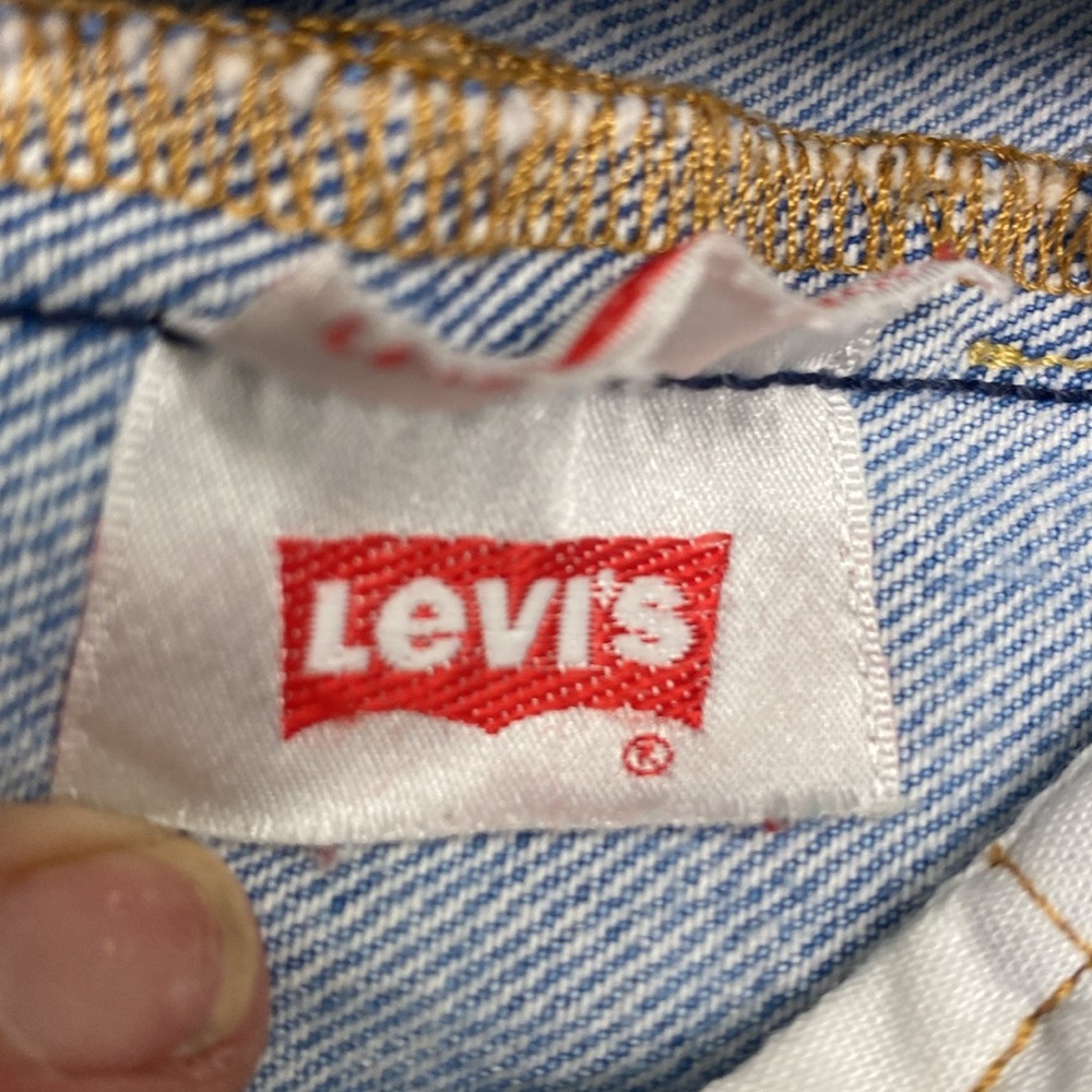 VINTAGE LEVI’S 501 PREMIUM CUT OFF DISTRESSED JEAN SHORTS FESTIVAL DAISY DUKES - Picture 5 of 7